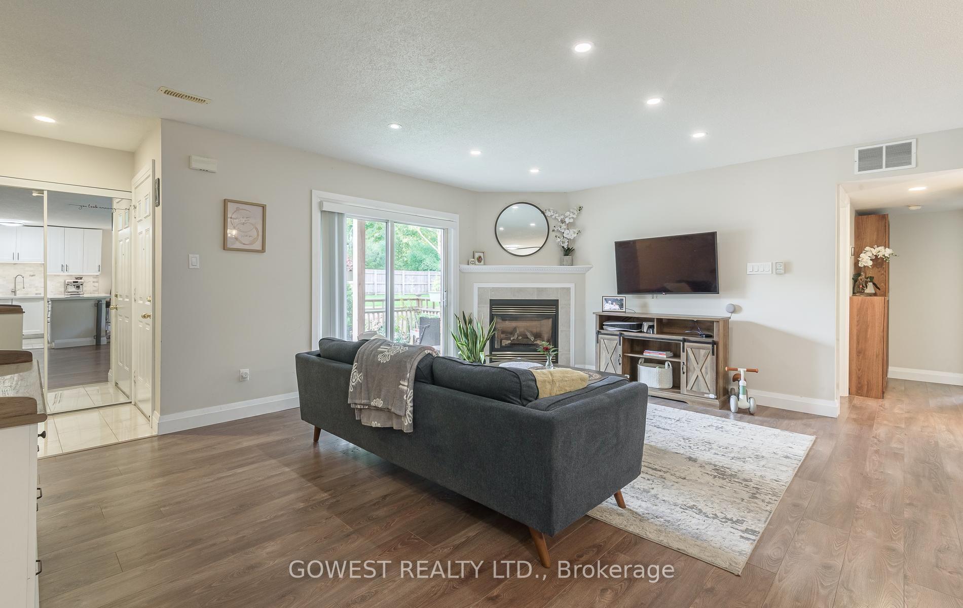 Photo 7 of Unit 1202, 4140 Foxwood Drive, Burlington, Tansley — HOMEH