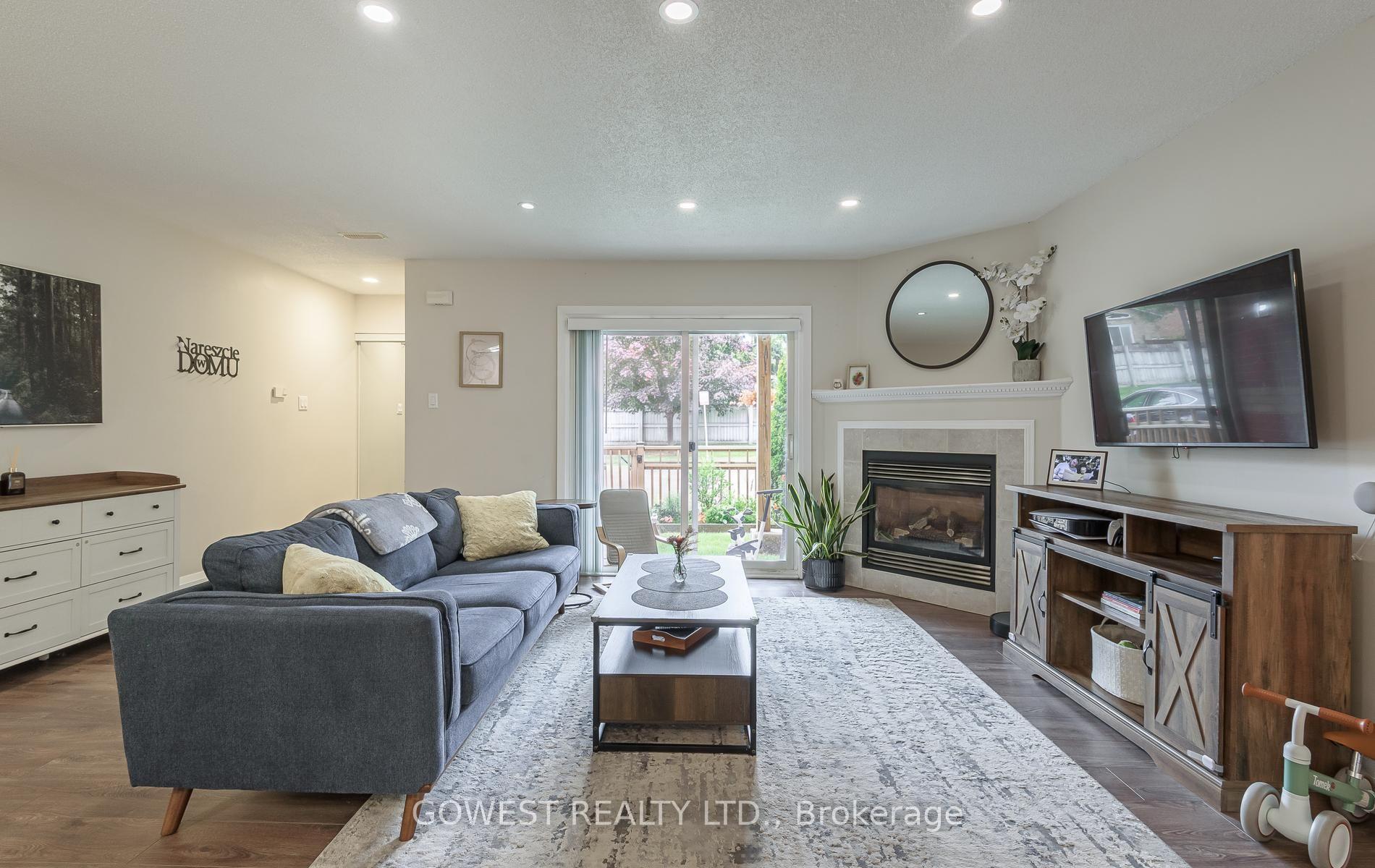 Photo 8 of Unit 1202, 4140 Foxwood Drive, Burlington, Tansley — HOMEH