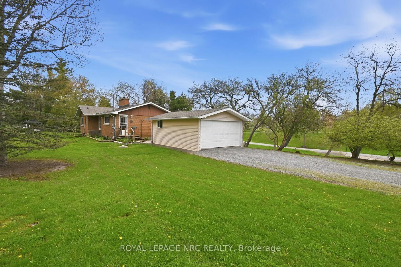 Photo 10 of 53 Pearson Road, Welland, Cooks Mills — HOMEH