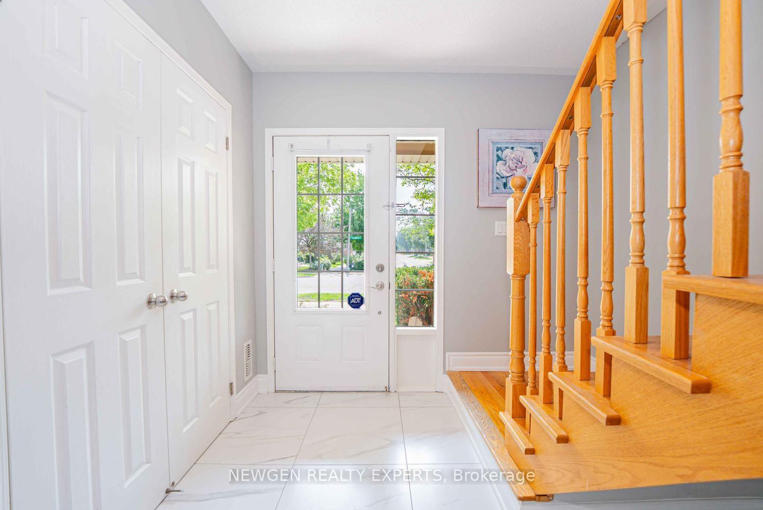 Photo 5 of Unit 21, 109 Georgian Drive, Oakville, River Oaks — HOMEH