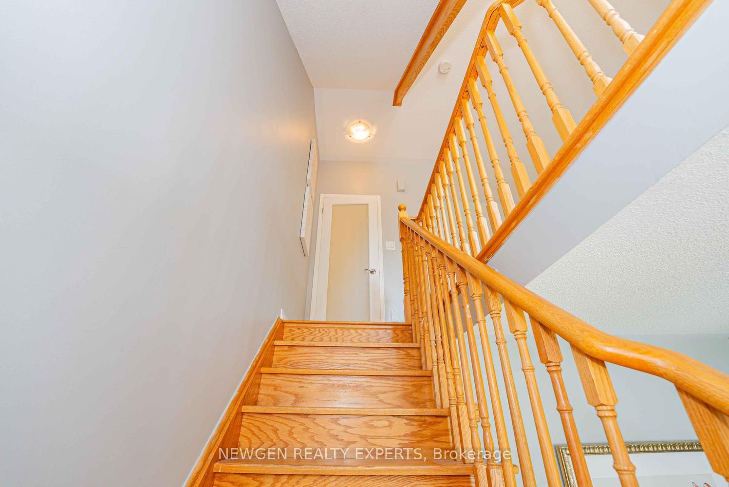 Photo 6 of Unit 21, 109 Georgian Drive, Oakville, River Oaks — HOMEH