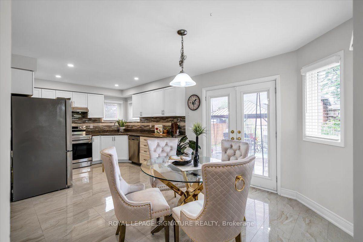 Photo 8 of 3 Griffen Place, Whitby, Rolling Acres — HOMEH