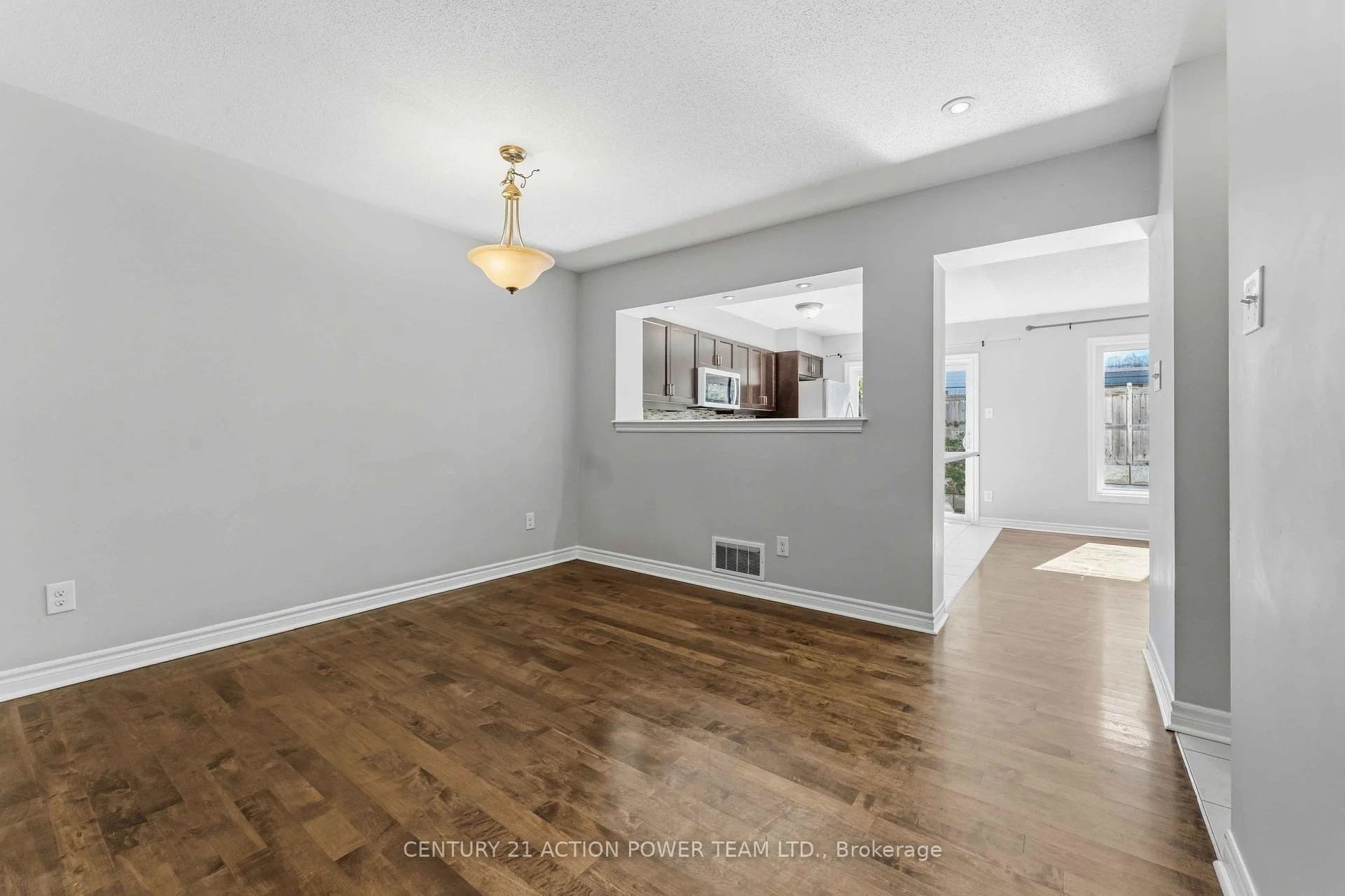 Photo 8 of 1037 Pampero Crescent, Ottawa, Stittsville (North) — HOMEH
