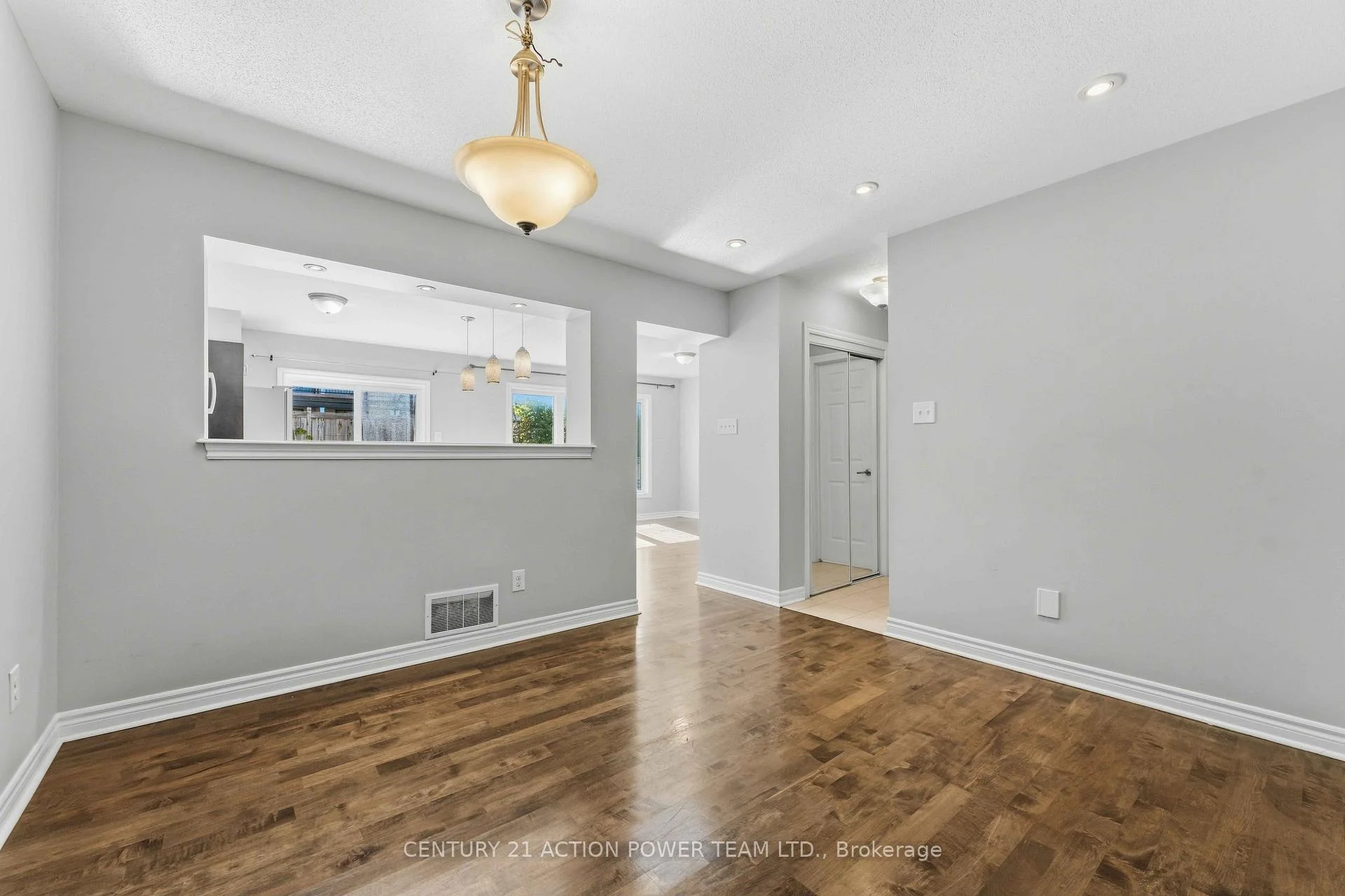 Photo 10 of 1037 Pampero Crescent, Ottawa, Stittsville (North) — HOMEH