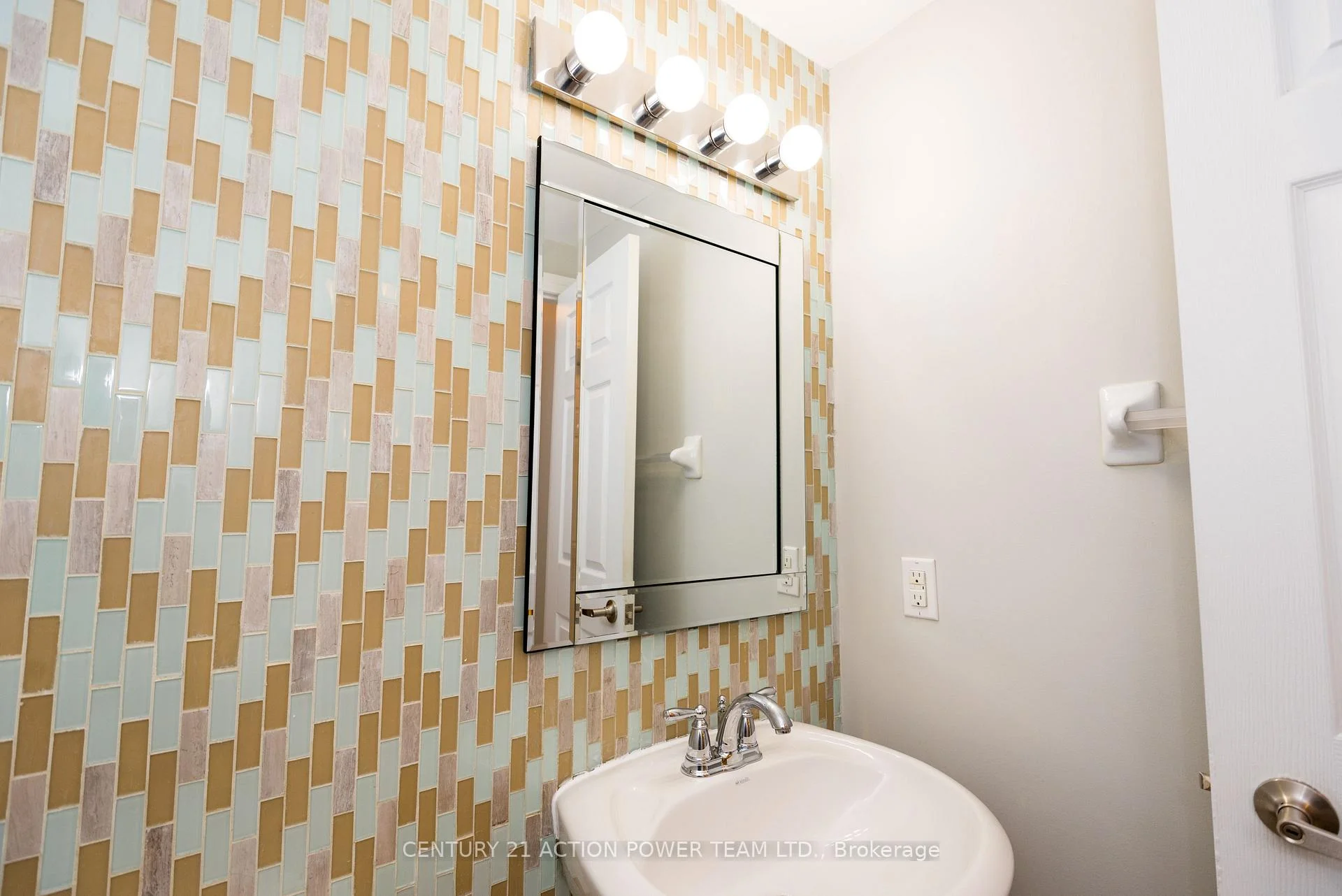 Photo 32 of 1037 Pampero Crescent, Ottawa, Stittsville (North) — HOMEH