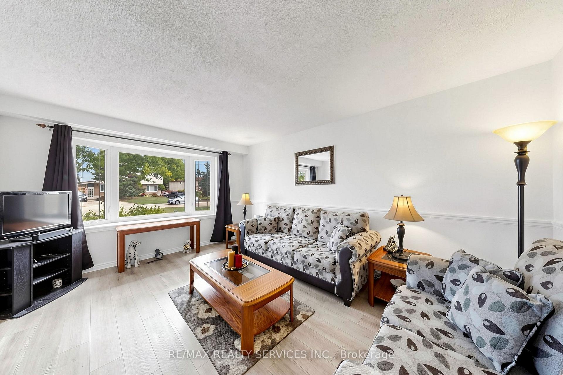 Photo 10 of 54 Griselda Crescent, Brampton, Northgate — HOMEH