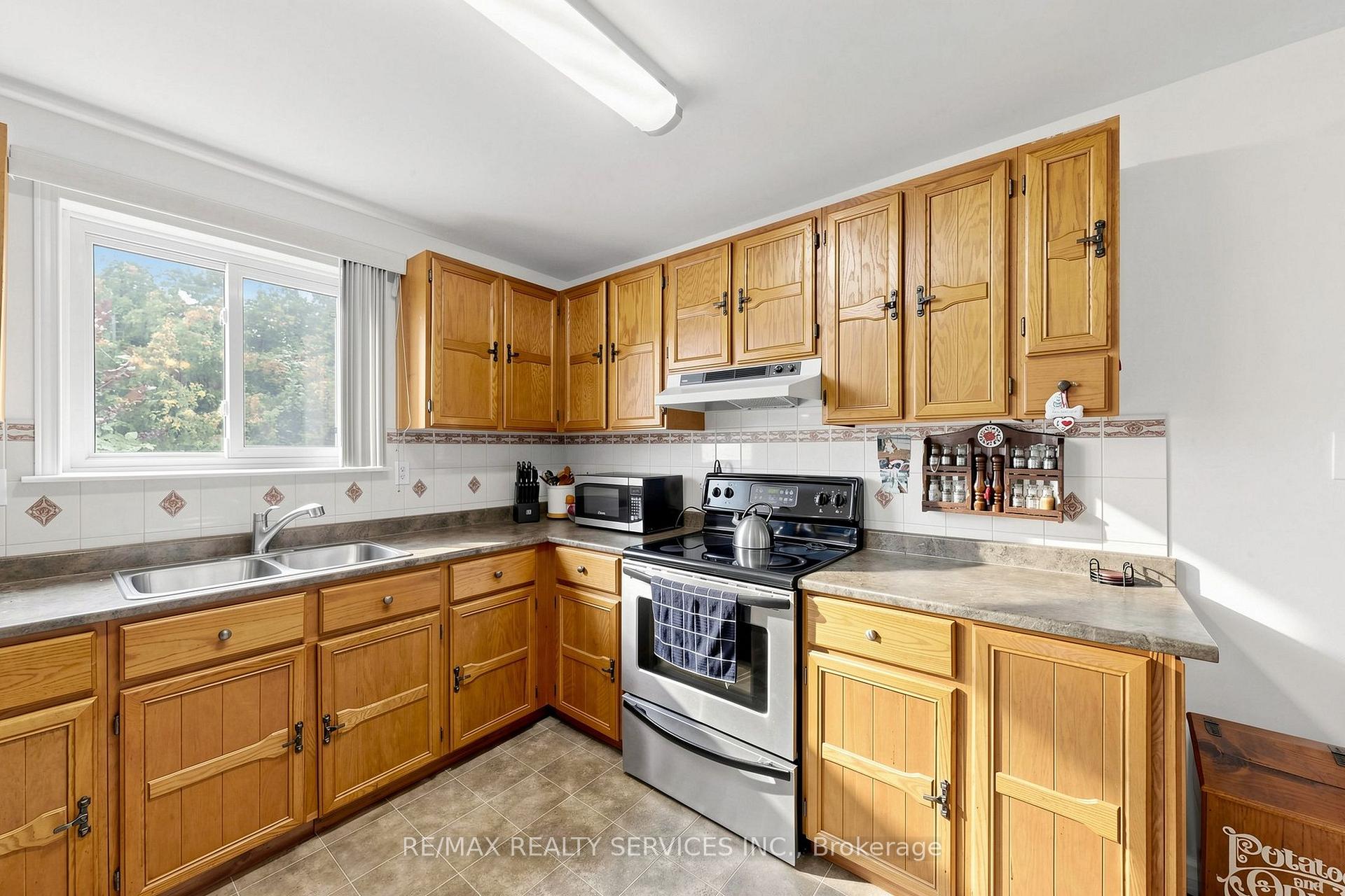 Photo 18 of 54 Griselda Crescent, Brampton, Northgate — HOMEH