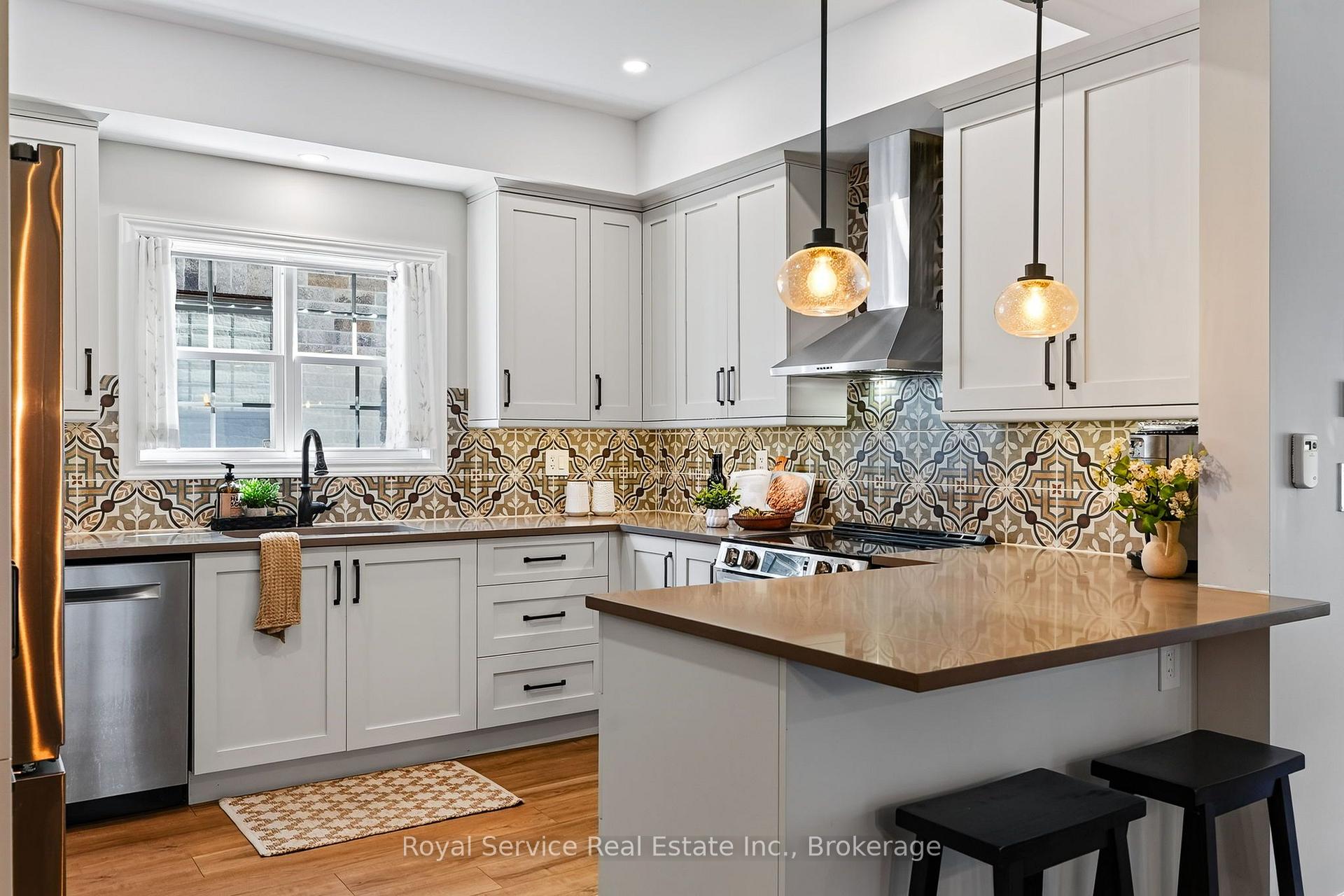 Photo 10 of 930 Ernest Allen Boulevard, Cobourg — HOMEH