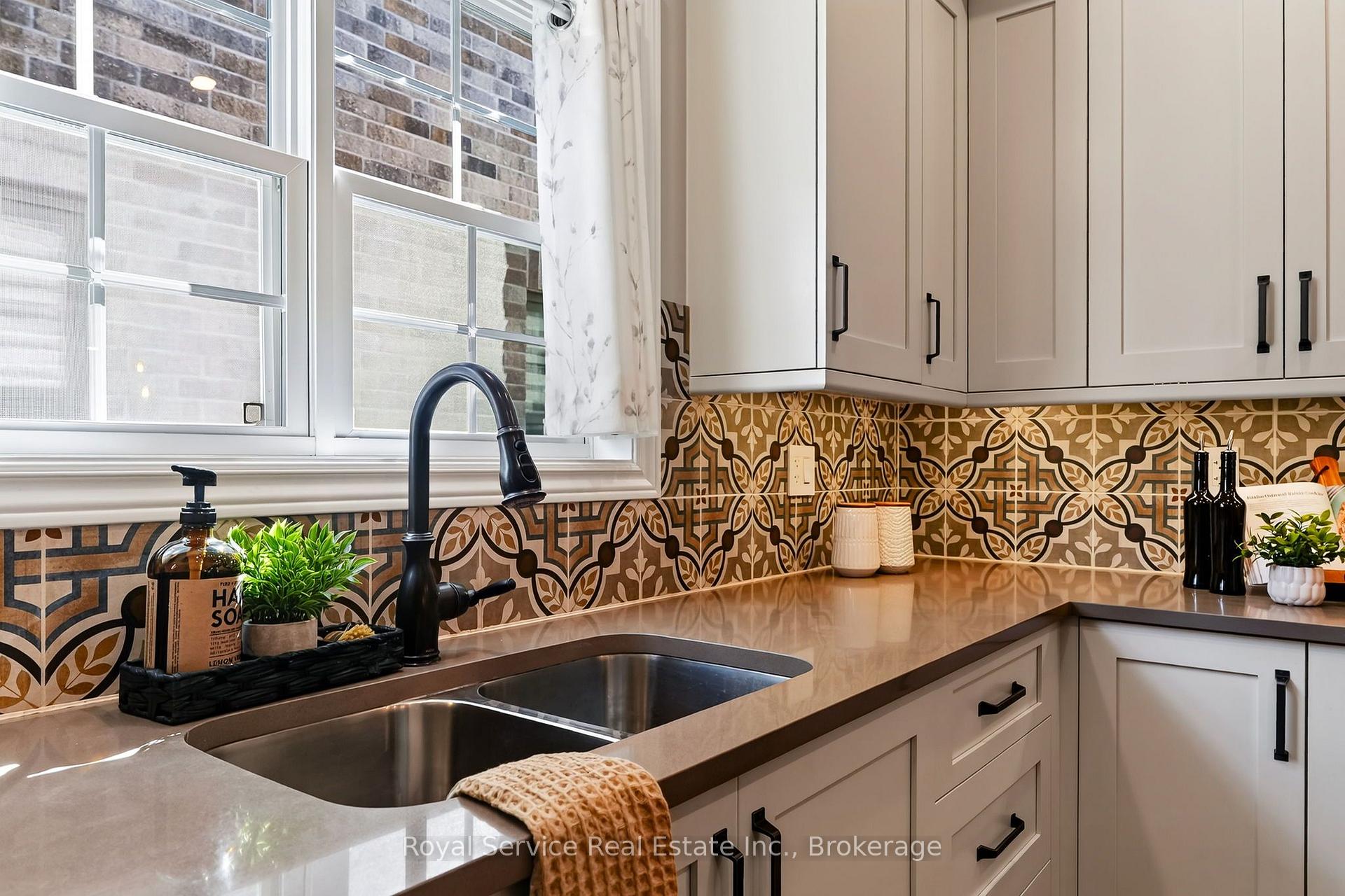 Photo 14 of 930 Ernest Allen Boulevard, Cobourg — HOMEH