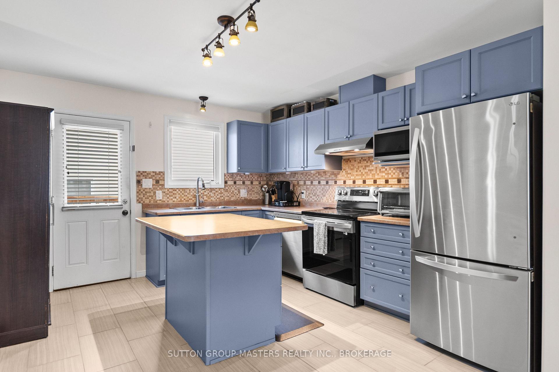 Photo 10 of 1460 Albany Drive, Kingston, City Northwest — HOMEH