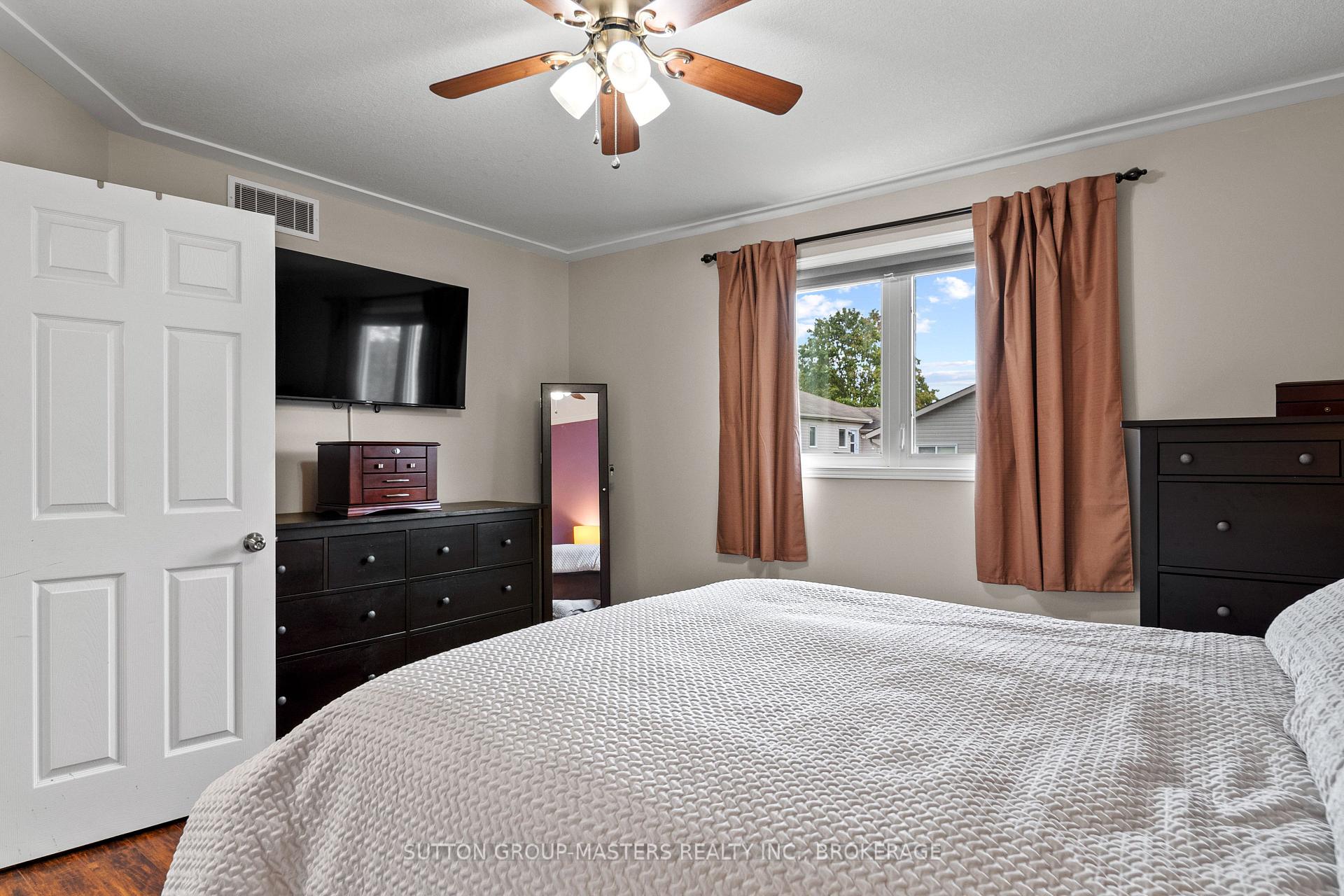 Photo 12 of 1460 Albany Drive, Kingston, City Northwest — HOMEH