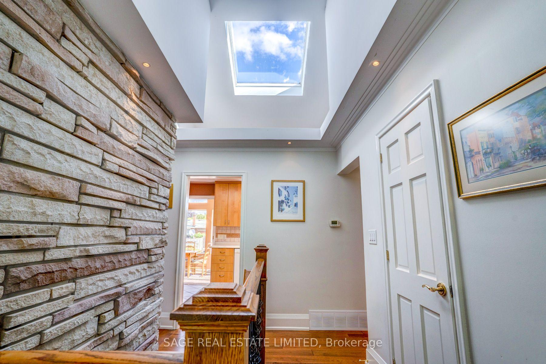 Photo 5 of 2189 Corsair Road, Mississauga, Cooksville — HOMEH