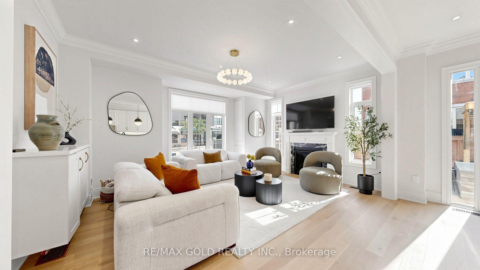 Photo 4 of 125 Burnhamthorpe Road E, Oakville, Glenorchy — HOMEH