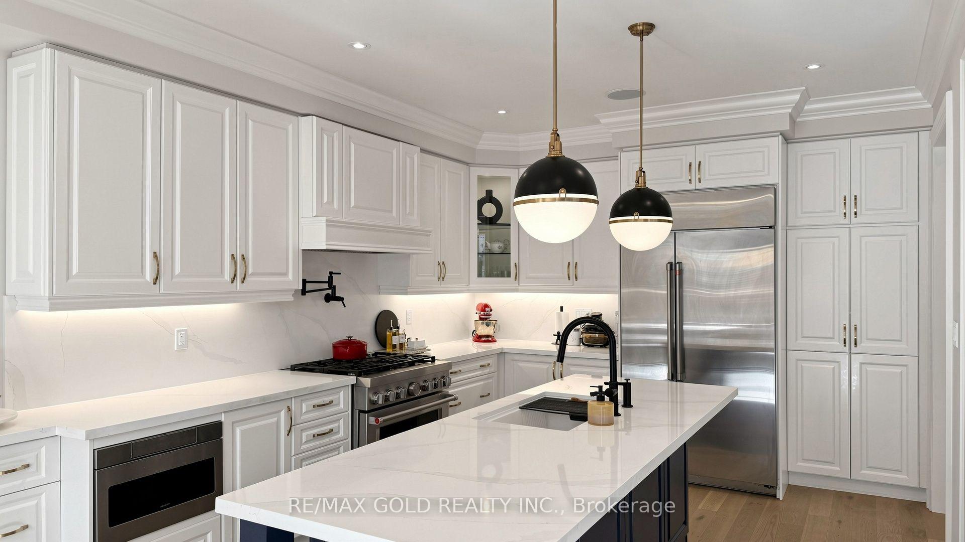 Photo 11 of 125 Burnhamthorpe Road E, Oakville, Glenorchy — HOMEH