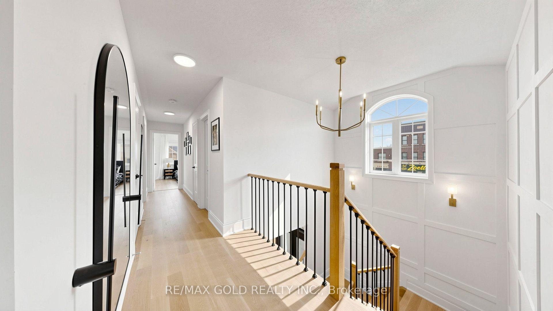 Photo 25 of 125 Burnhamthorpe Road E, Oakville, Glenorchy — HOMEH