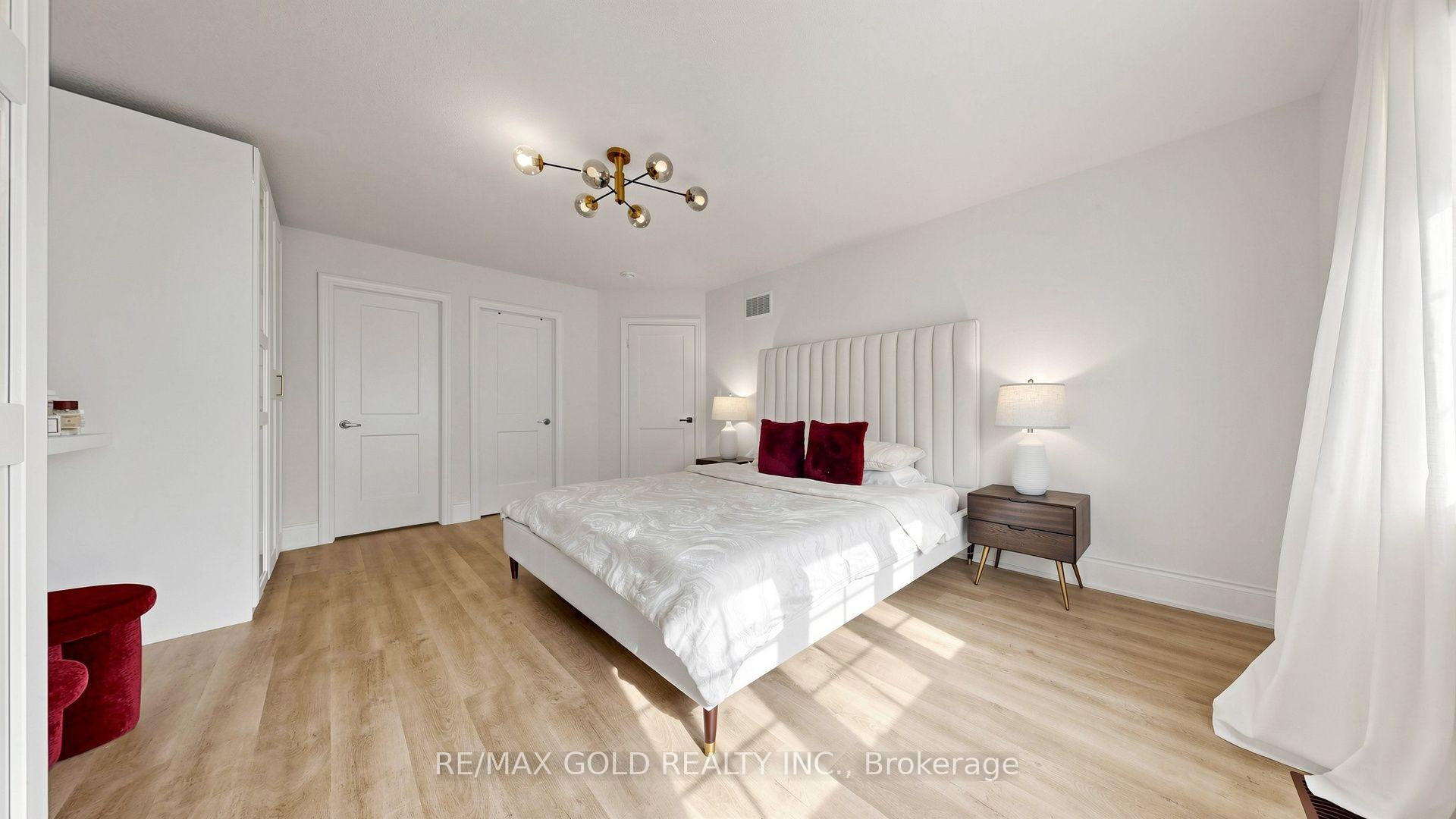 Photo 28 of 125 Burnhamthorpe Road E, Oakville, Glenorchy — HOMEH