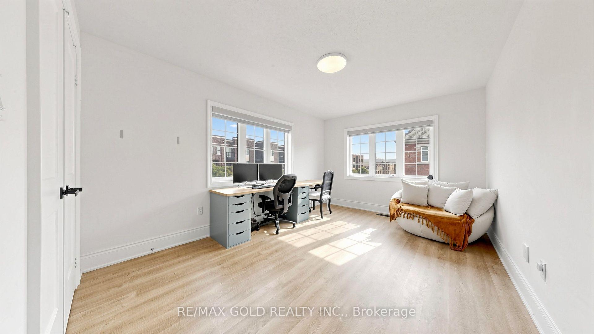 Photo 36 of 125 Burnhamthorpe Road E, Oakville, Glenorchy — HOMEH