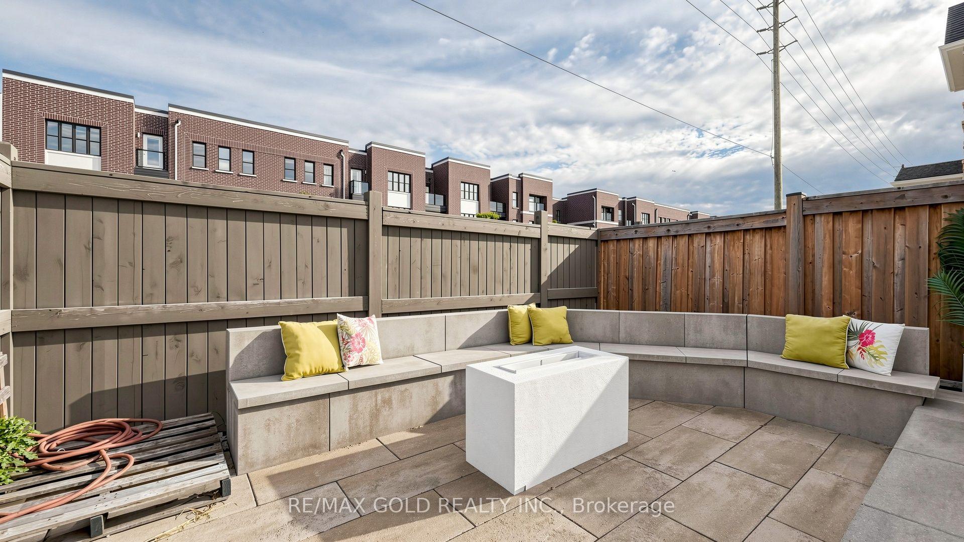Photo 49 of 125 Burnhamthorpe Road E, Oakville, Glenorchy — HOMEH