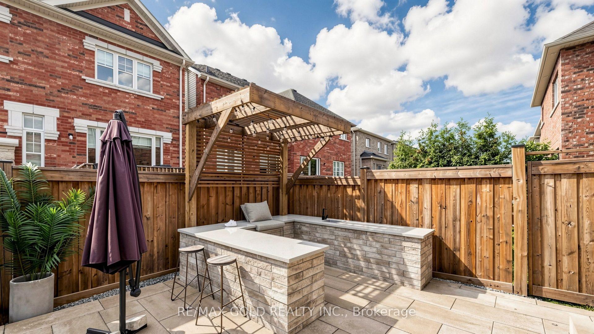 Photo 50 of 125 Burnhamthorpe Road E, Oakville, Glenorchy — HOMEH