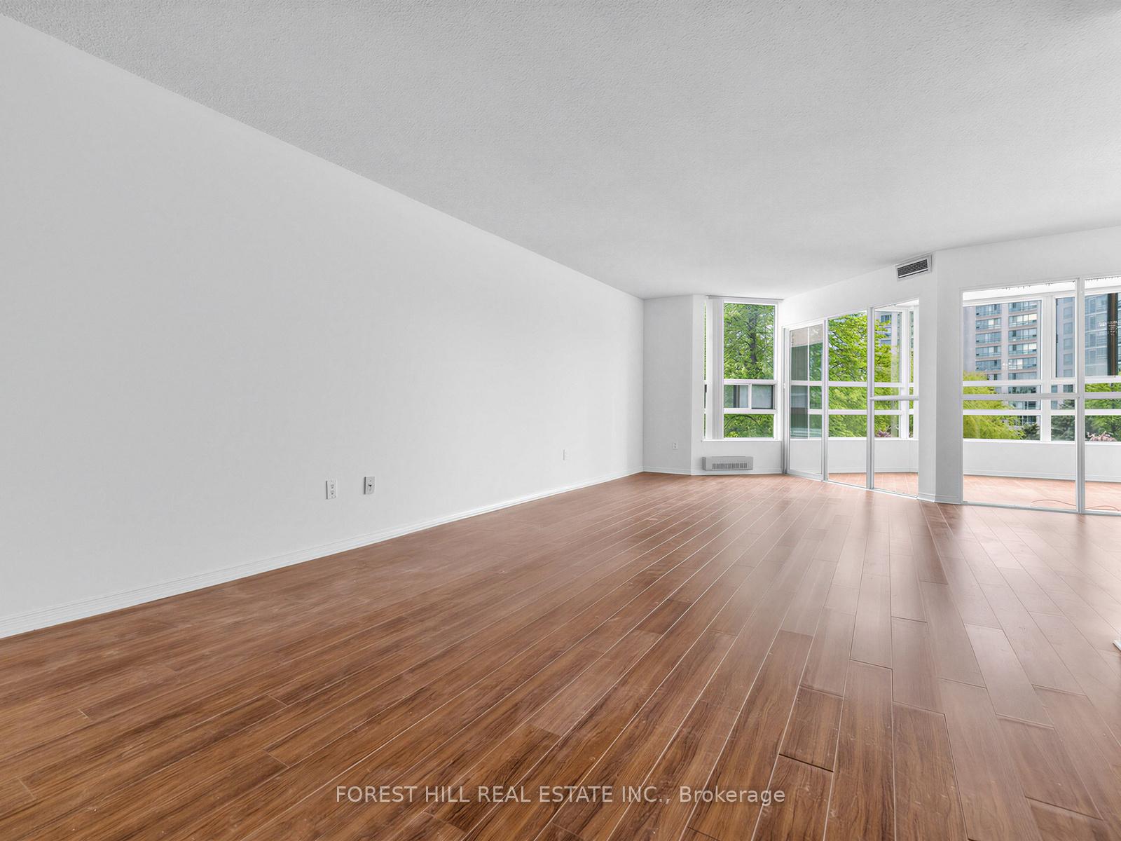 Photo 4 of Unit 306, 7905 Bayview Avenue, Markham, Aileen-Willowbrook — HOMEH