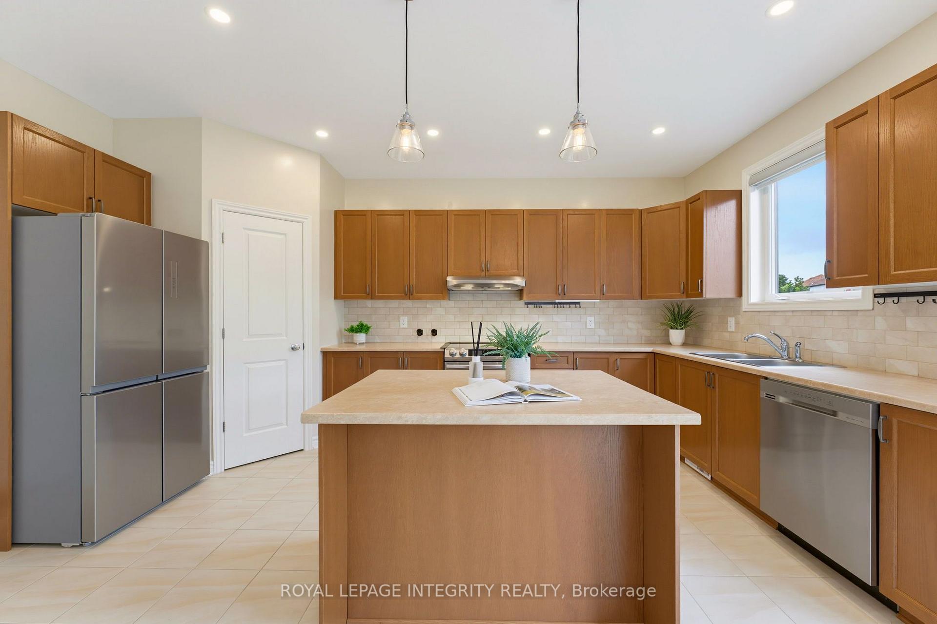 Photo 12 of 127 Hickstead Way, Ottawa, Stittsville (South) — HOMEH