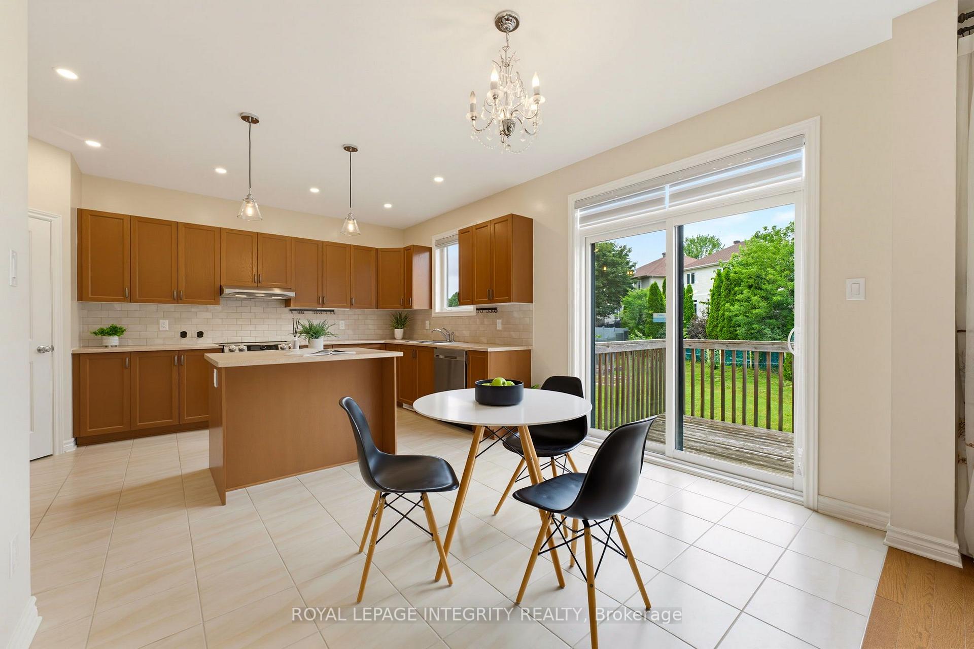 Photo 14 of 127 Hickstead Way, Ottawa, Stittsville (South) — HOMEH