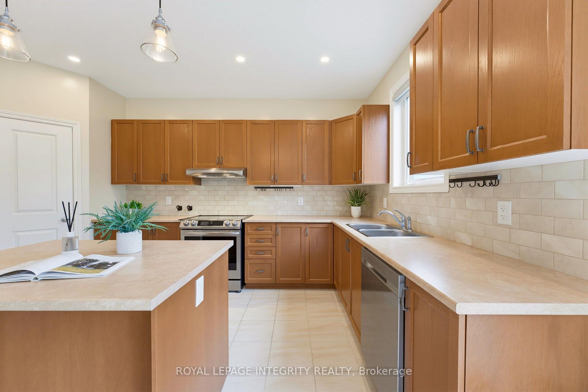 Photo 15 of 127 Hickstead Way, Ottawa, Stittsville (South) — HOMEH