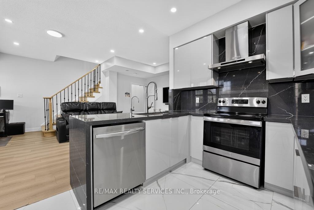 Photo 12 of Unit 15, 180 Howden Boulevard, Brampton, Westgate — HOMEH