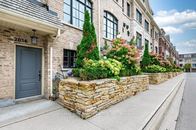 Photo 10 of Unit 23, 2034 Queensborough Gate, Mississauga, Erin Mills — HOMEH