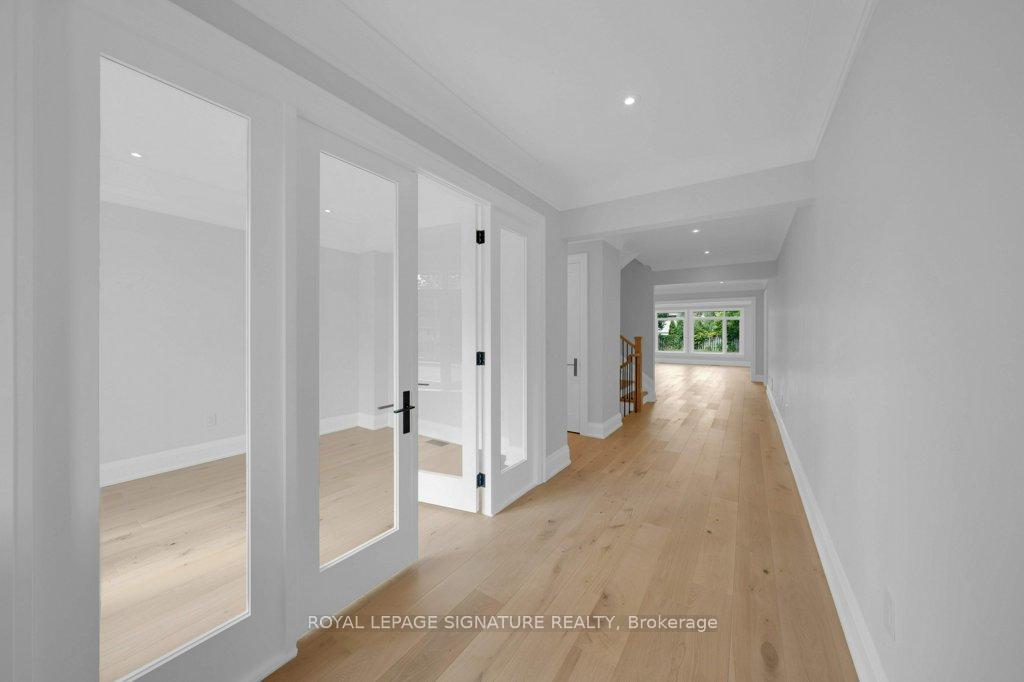Photo 3 of 92 Howard Road, Newmarket, Huron Heights-Leslie Valley — HOMEH