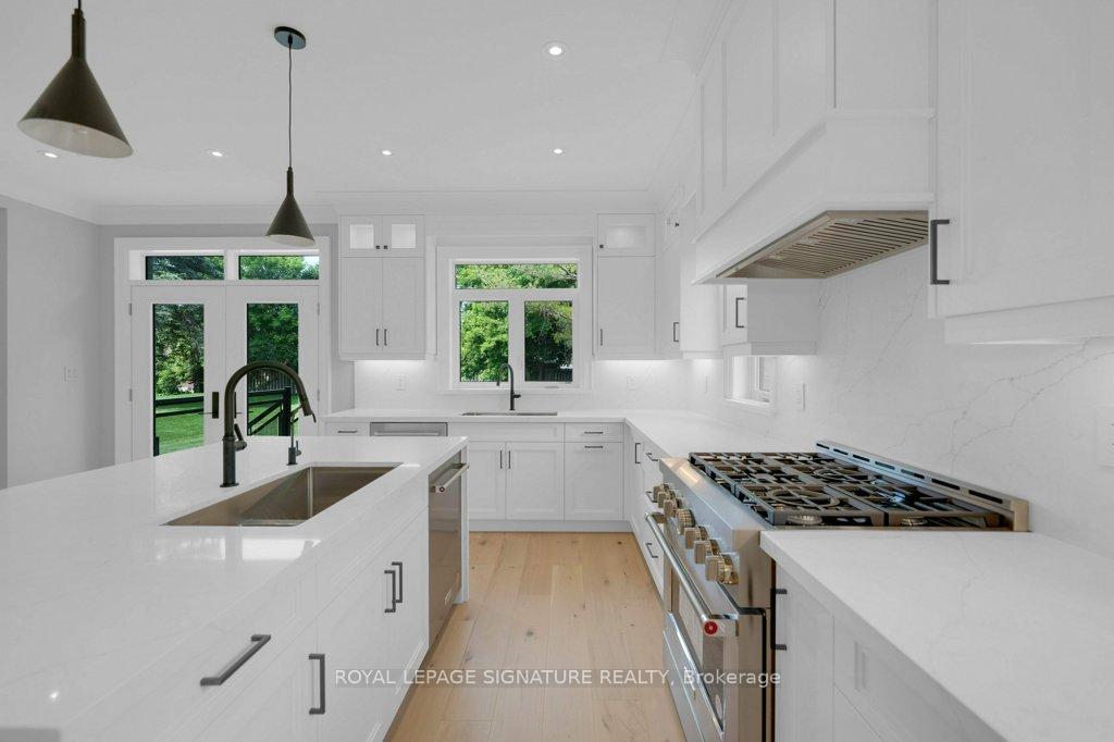 Photo 10 of 92 Howard Road, Newmarket, Huron Heights-Leslie Valley — HOMEH