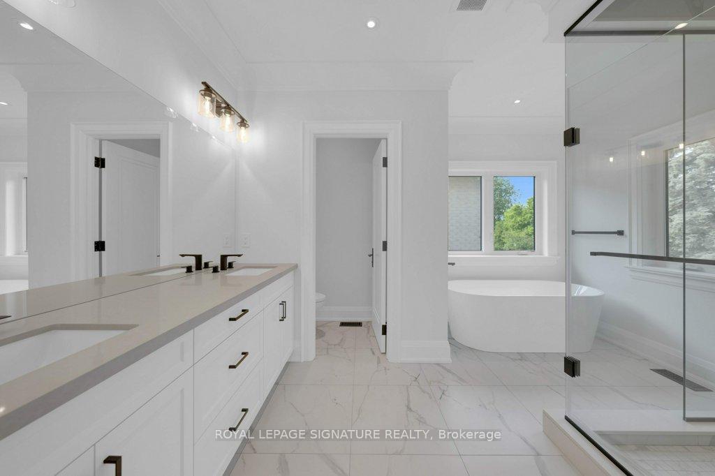 Photo 17 of 92 Howard Road, Newmarket, Huron Heights-Leslie Valley — HOMEH