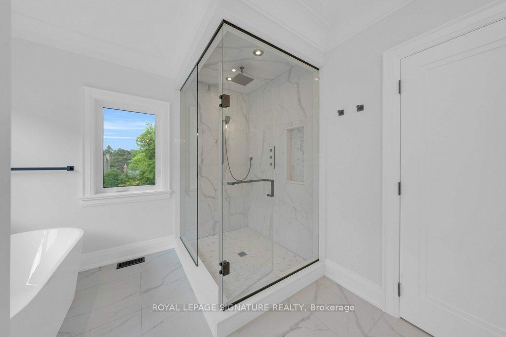 Photo 18 of 92 Howard Road, Newmarket, Huron Heights-Leslie Valley — HOMEH