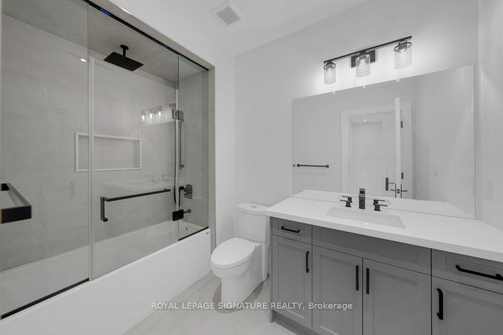 Photo 23 of 92 Howard Road, Newmarket, Huron Heights-Leslie Valley — HOMEH
