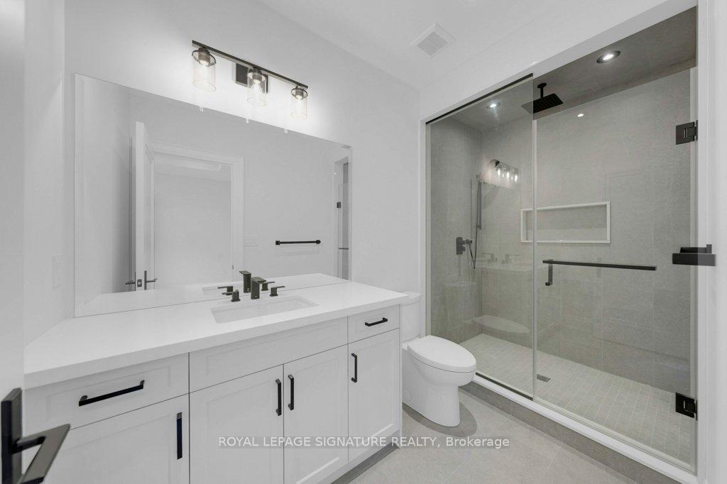Photo 26 of 92 Howard Road, Newmarket, Huron Heights-Leslie Valley — HOMEH