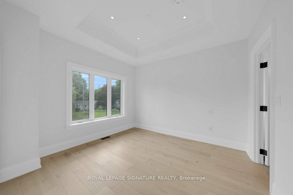 Photo 31 of 92 Howard Road, Newmarket, Huron Heights-Leslie Valley — HOMEH
