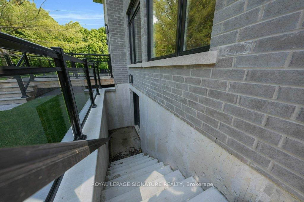Photo 48 of 92 Howard Road, Newmarket, Huron Heights-Leslie Valley — HOMEH