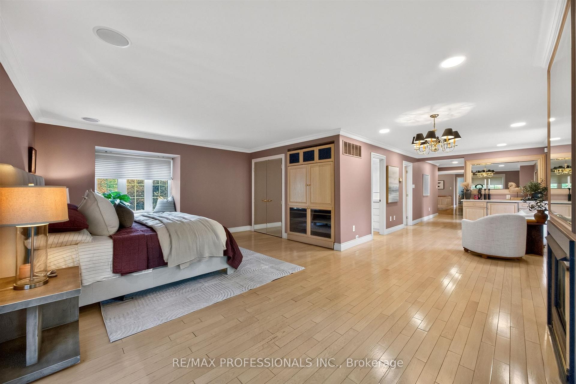 Photo 24 of 60 Kingscross Drive, King, King City — HOMEH
