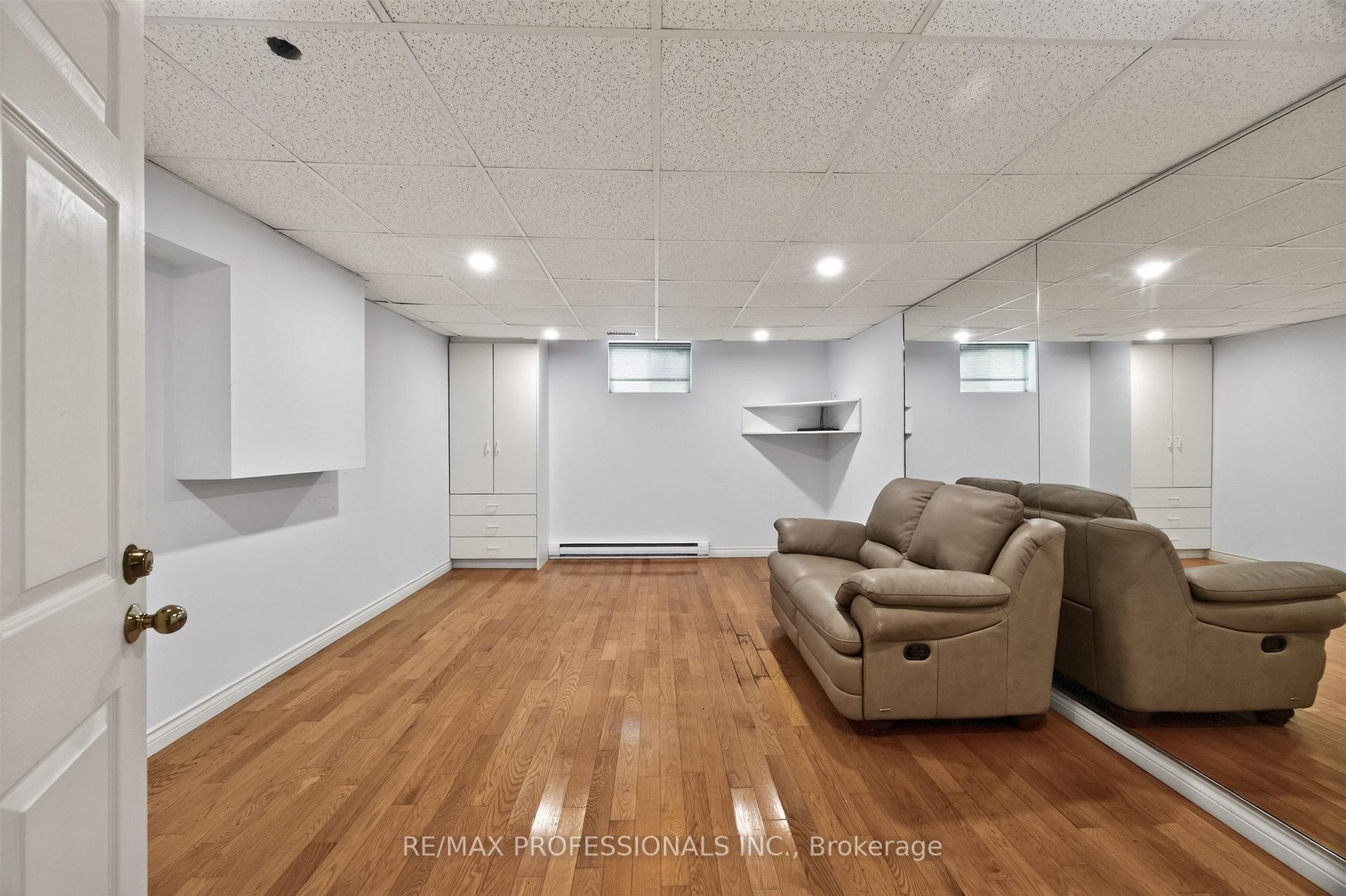 Photo 41 of 60 Kingscross Drive, King, King City — HOMEH