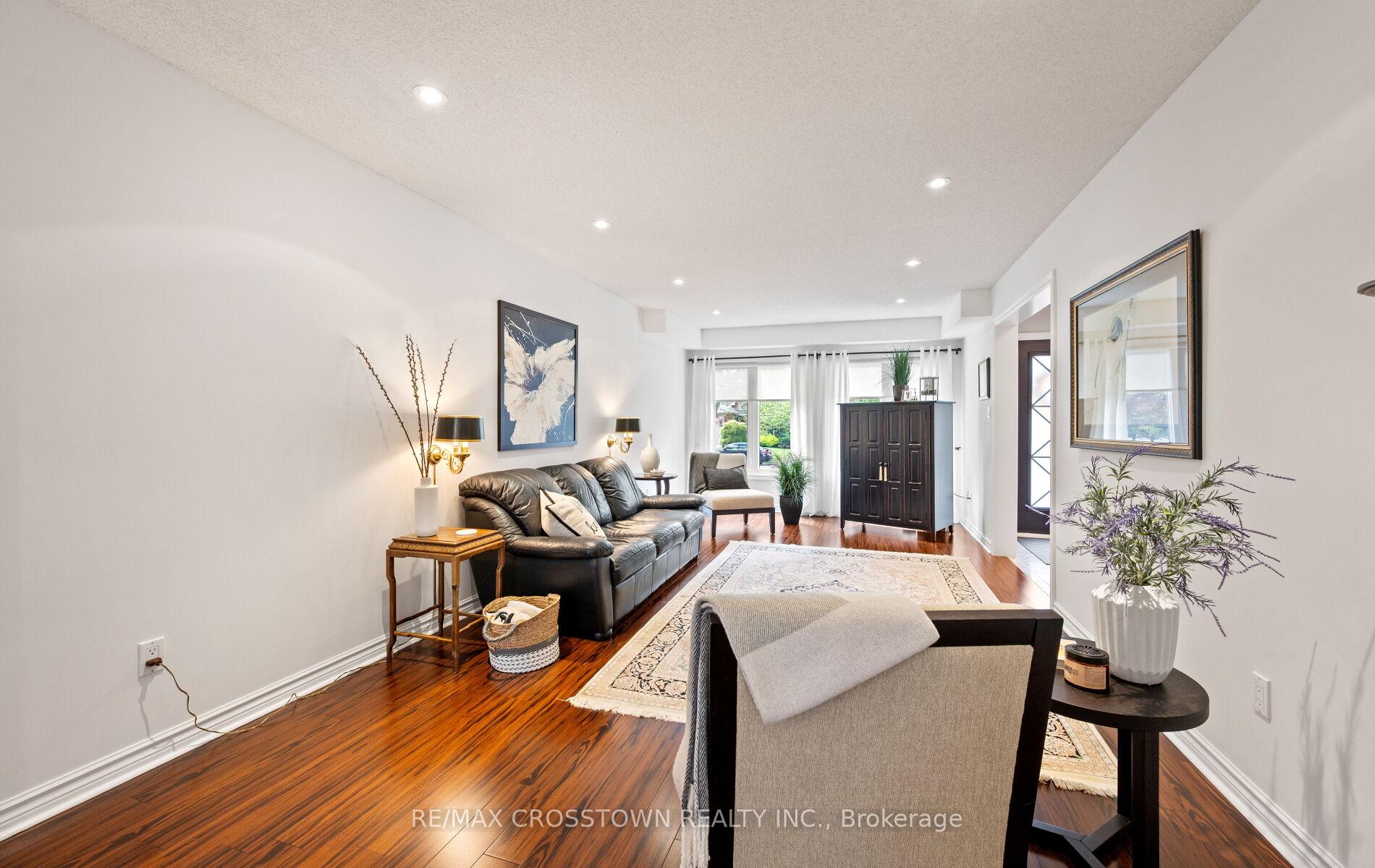 Photo 11 of 194 Caproni Drive, Vaughan, Maple — HOMEH