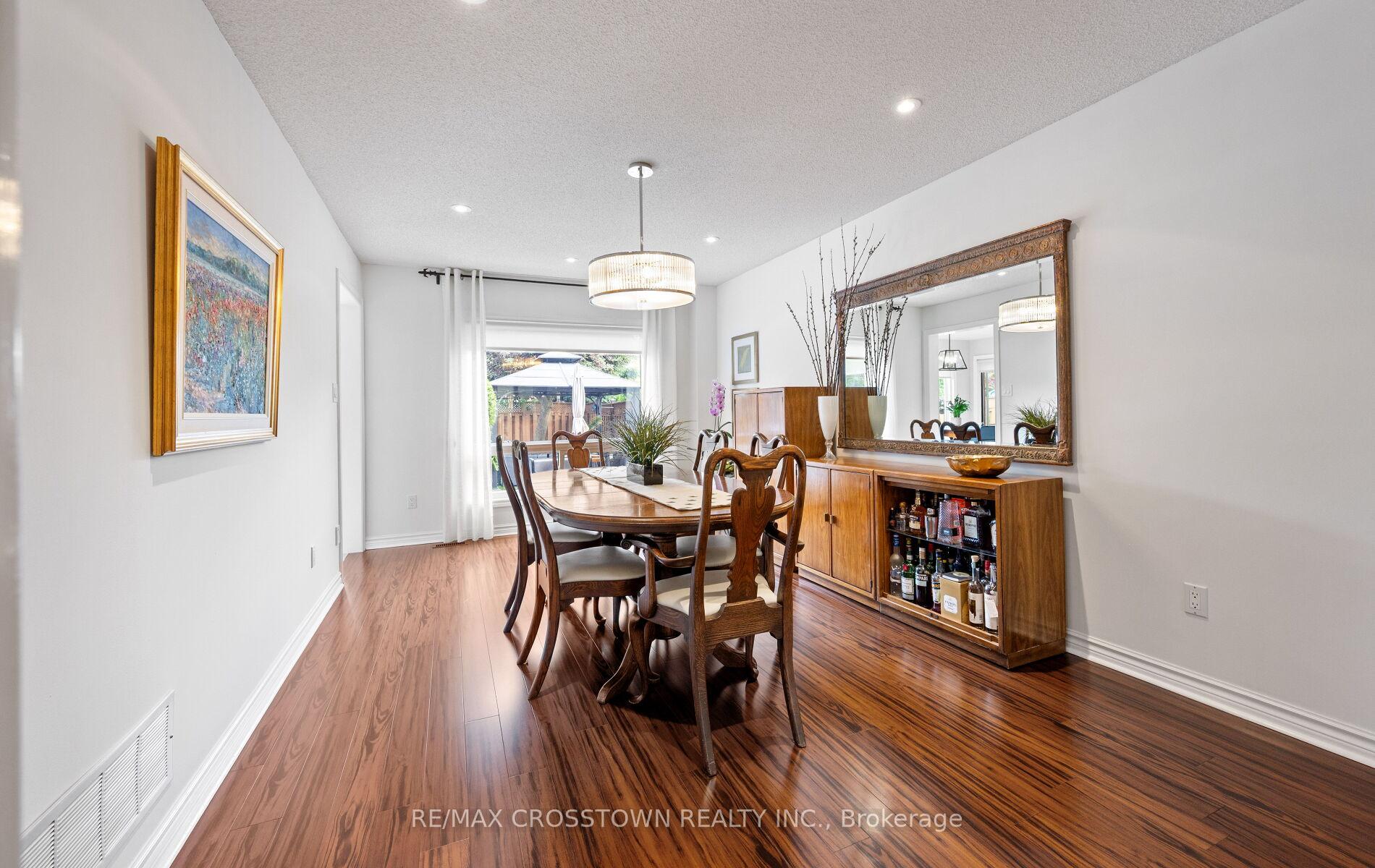 Photo 12 of 194 Caproni Drive, Vaughan, Maple — HOMEH