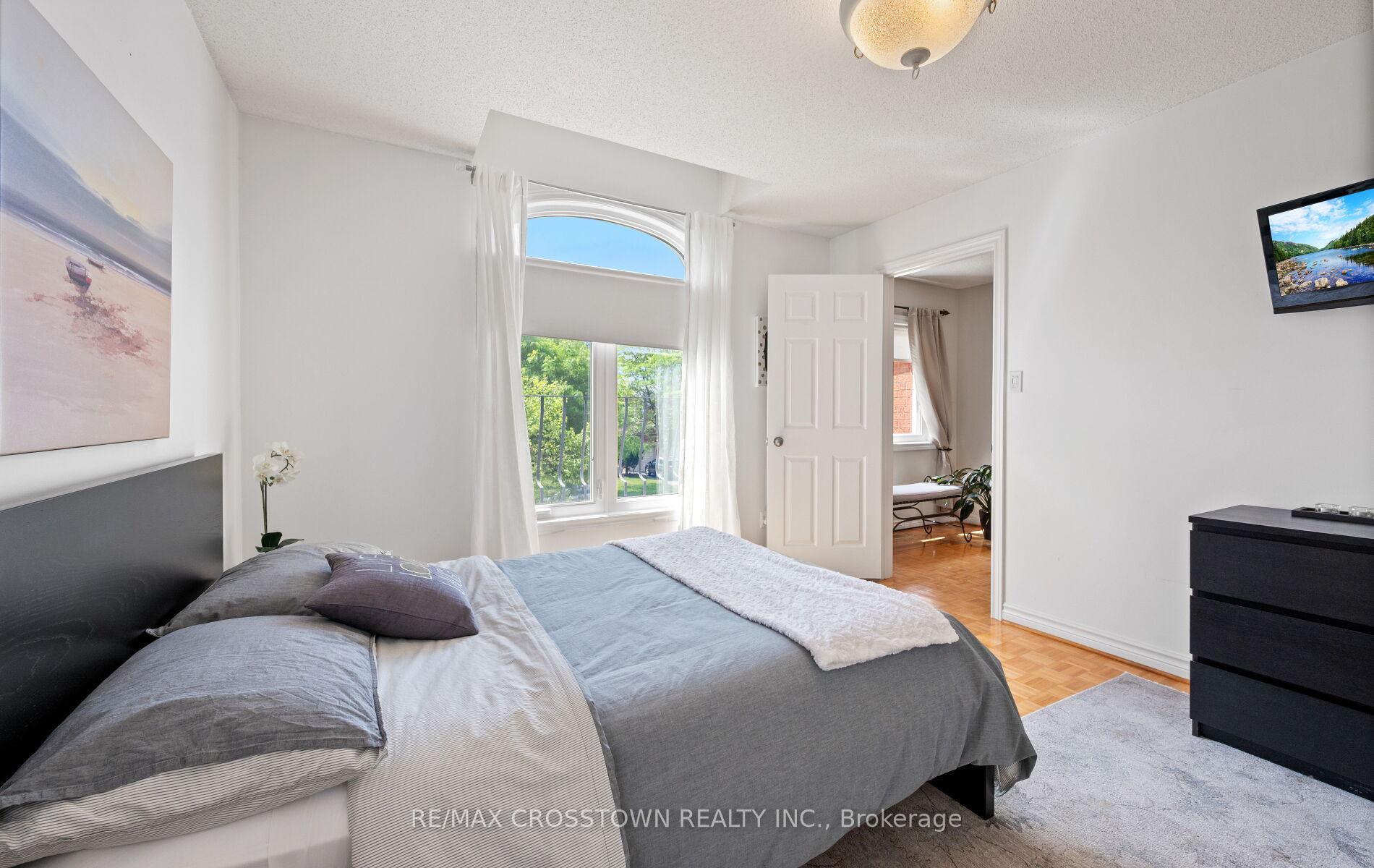 Photo 29 of 194 Caproni Drive, Vaughan, Maple — HOMEH