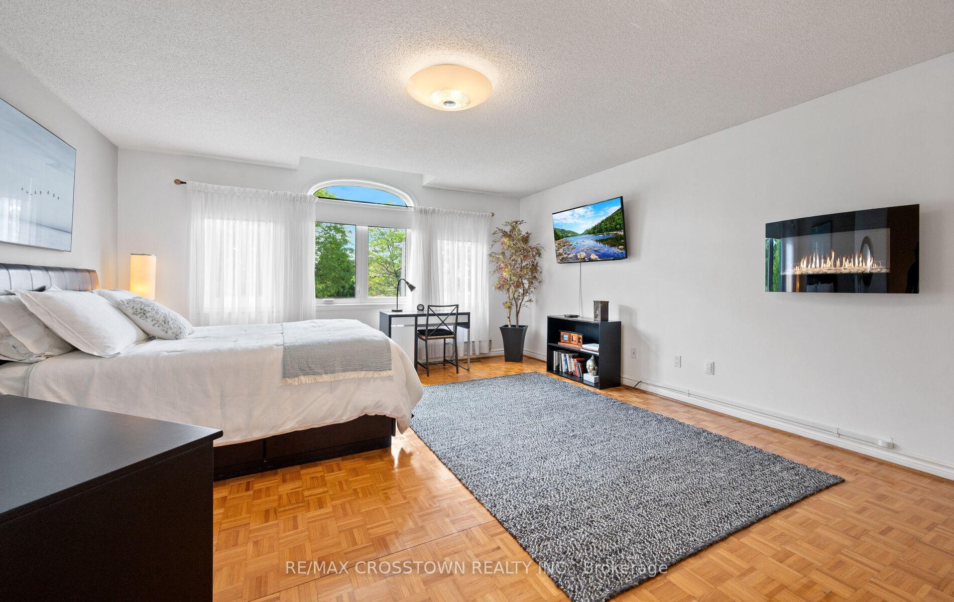 Photo 30 of 194 Caproni Drive, Vaughan, Maple — HOMEH