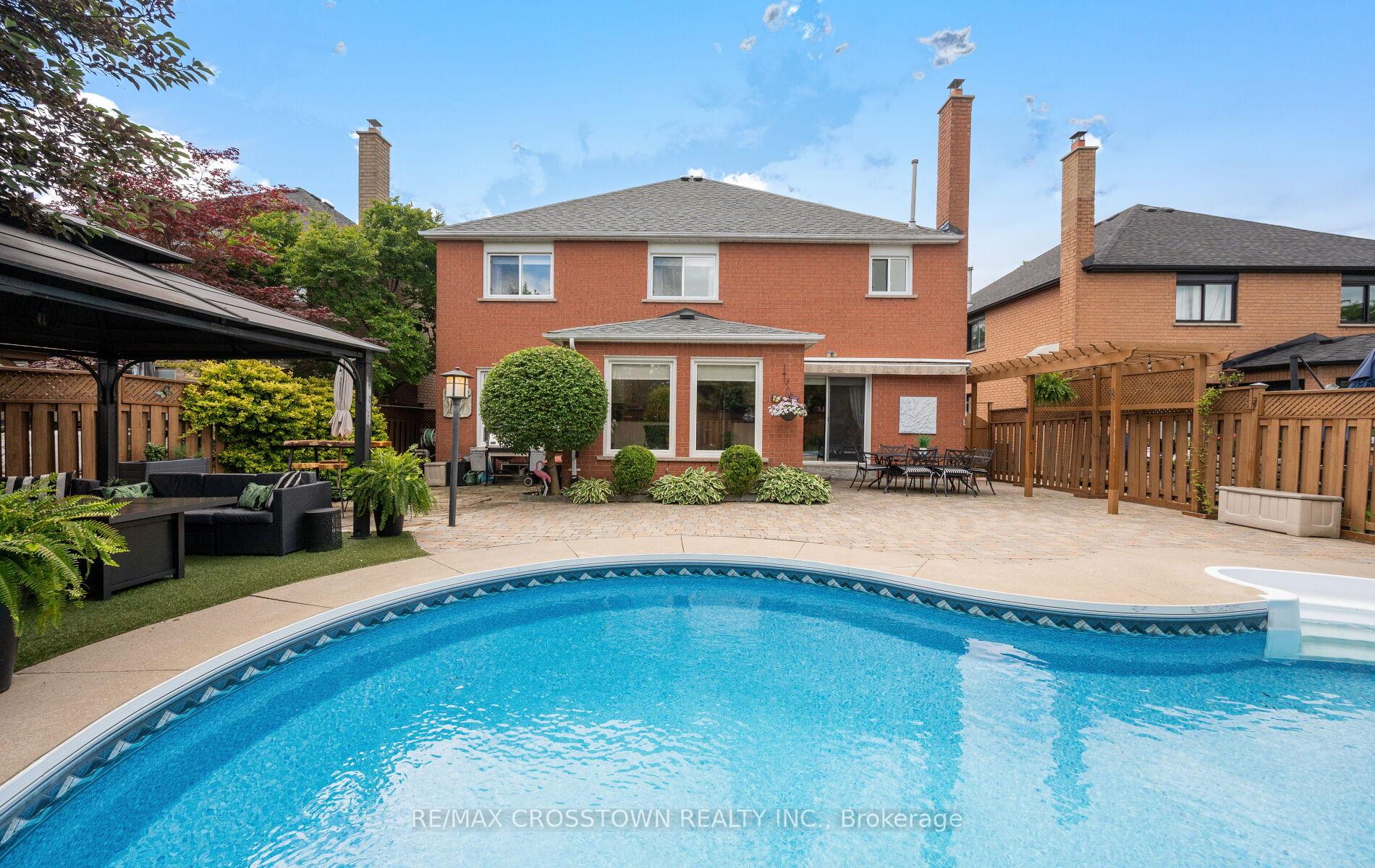 Photo 36 of 194 Caproni Drive, Vaughan, Maple — HOMEH