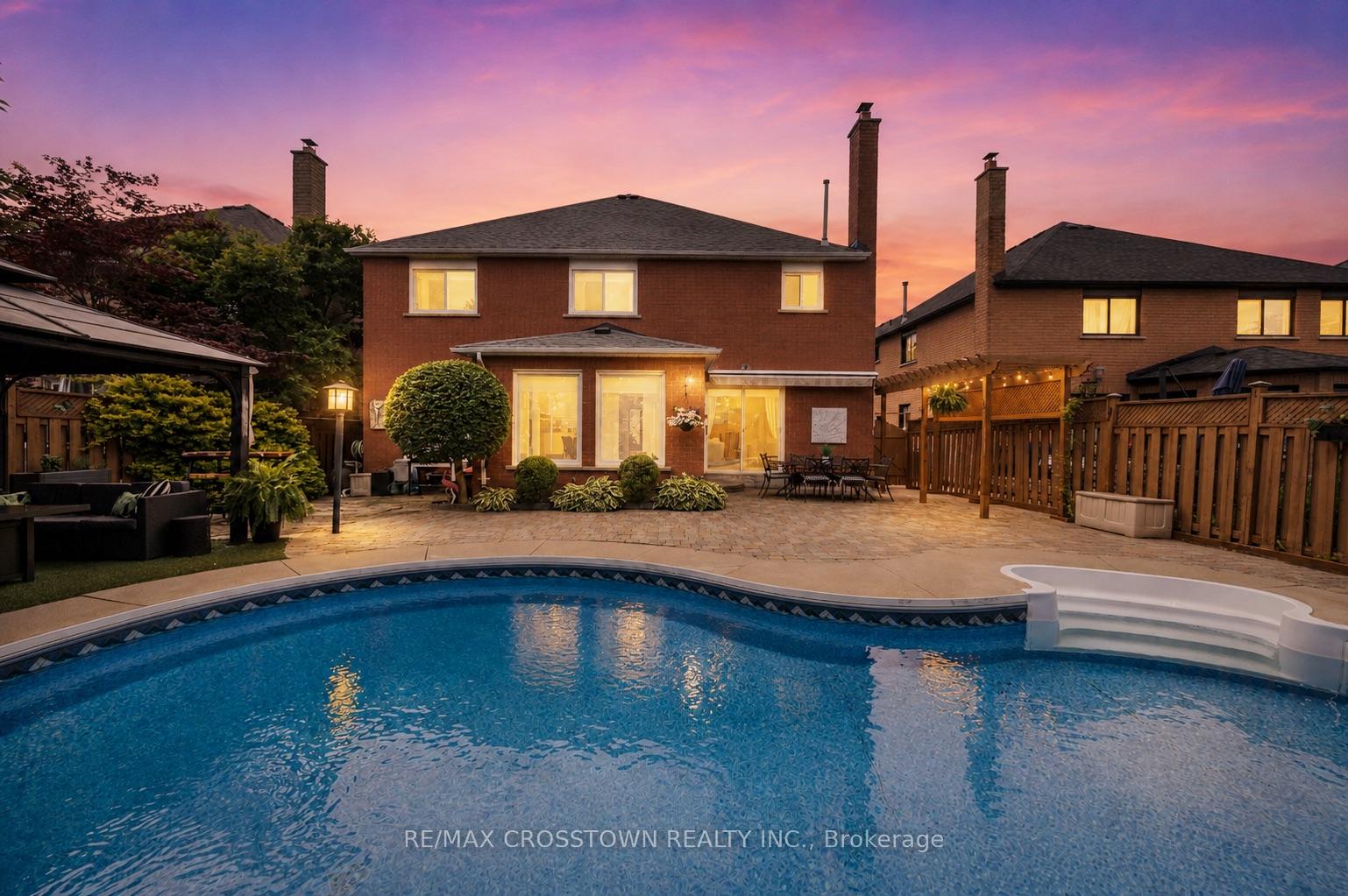 Photo 39 of 194 Caproni Drive, Vaughan, Maple — HOMEH