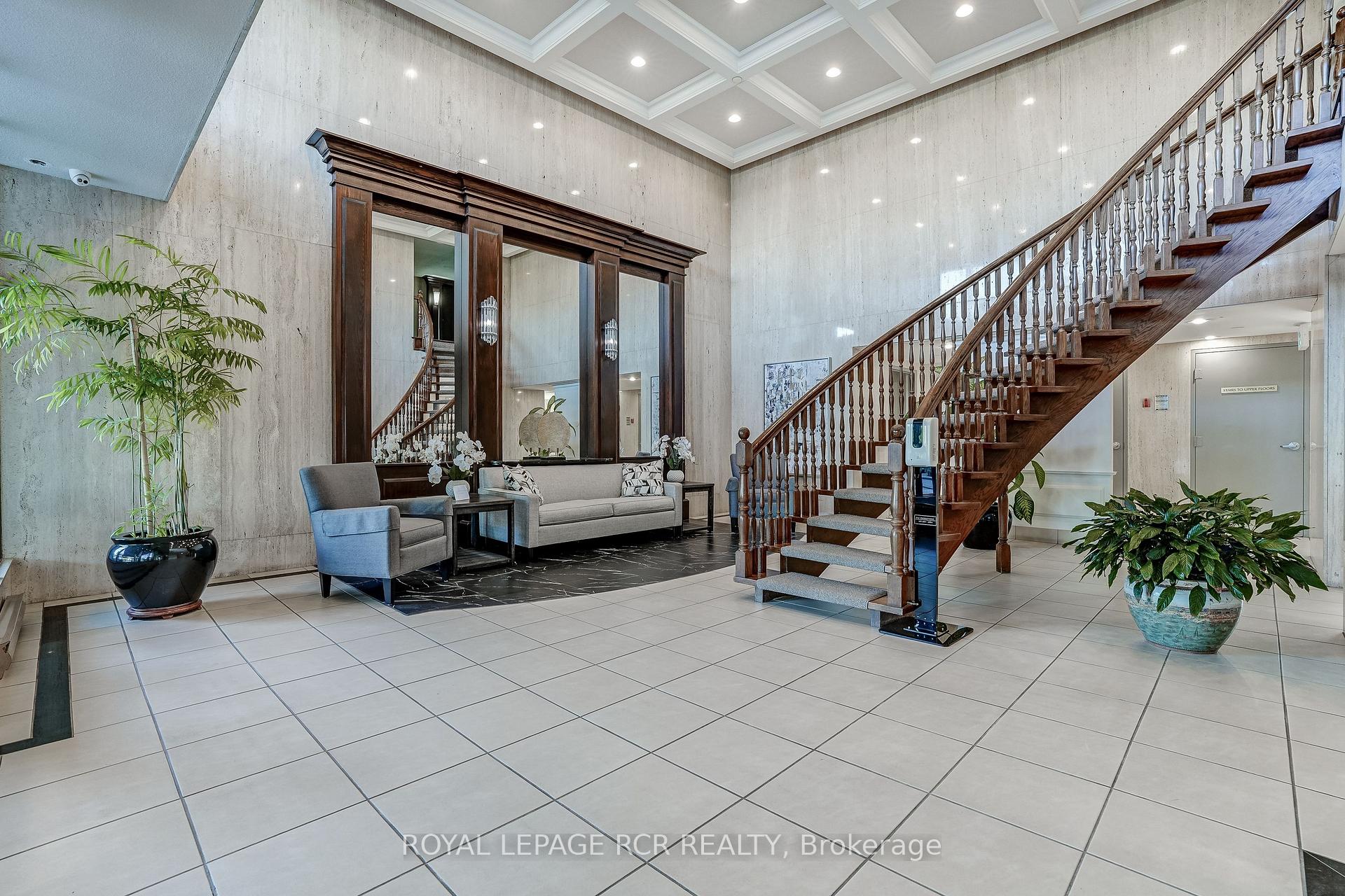 Photo 4 of Unit 1612, 8111 Yonge Street, Markham, Royal Orchard — HOMEH