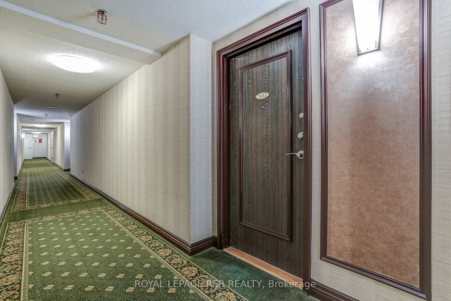 Photo 6 of Unit 1612, 8111 Yonge Street, Markham, Royal Orchard — HOMEH