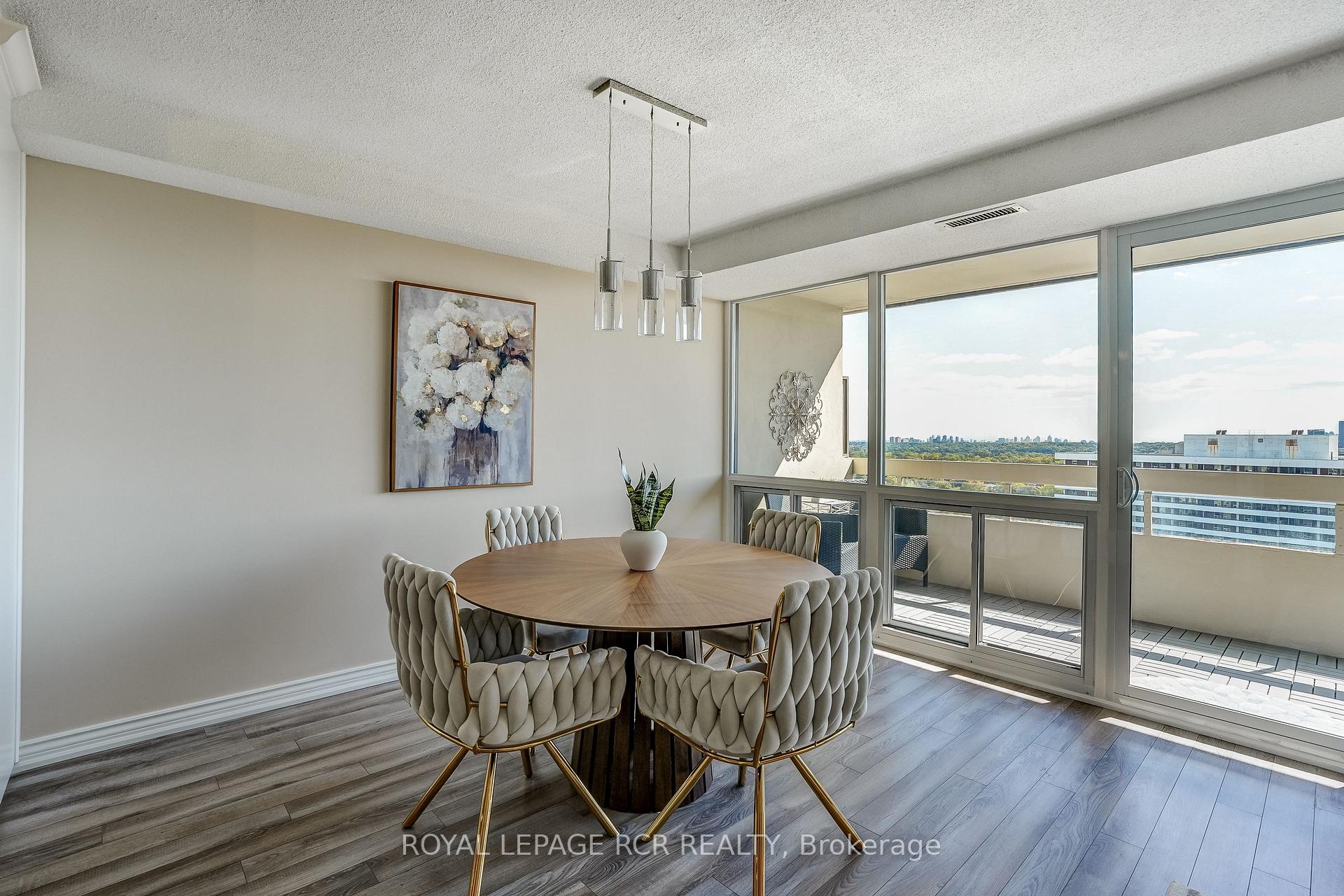 Photo 14 of Unit 1612, 8111 Yonge Street, Markham, Royal Orchard — HOMEH