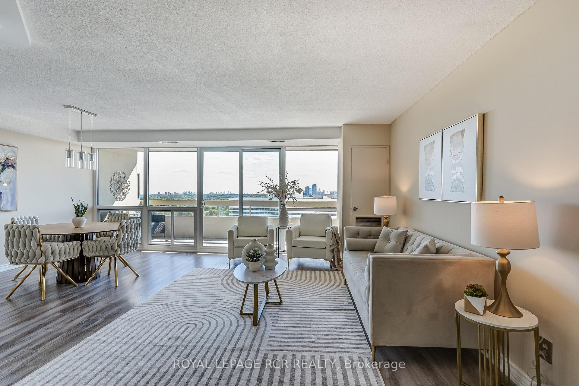 Photo 17 of Unit 1612, 8111 Yonge Street, Markham, Royal Orchard — HOMEH