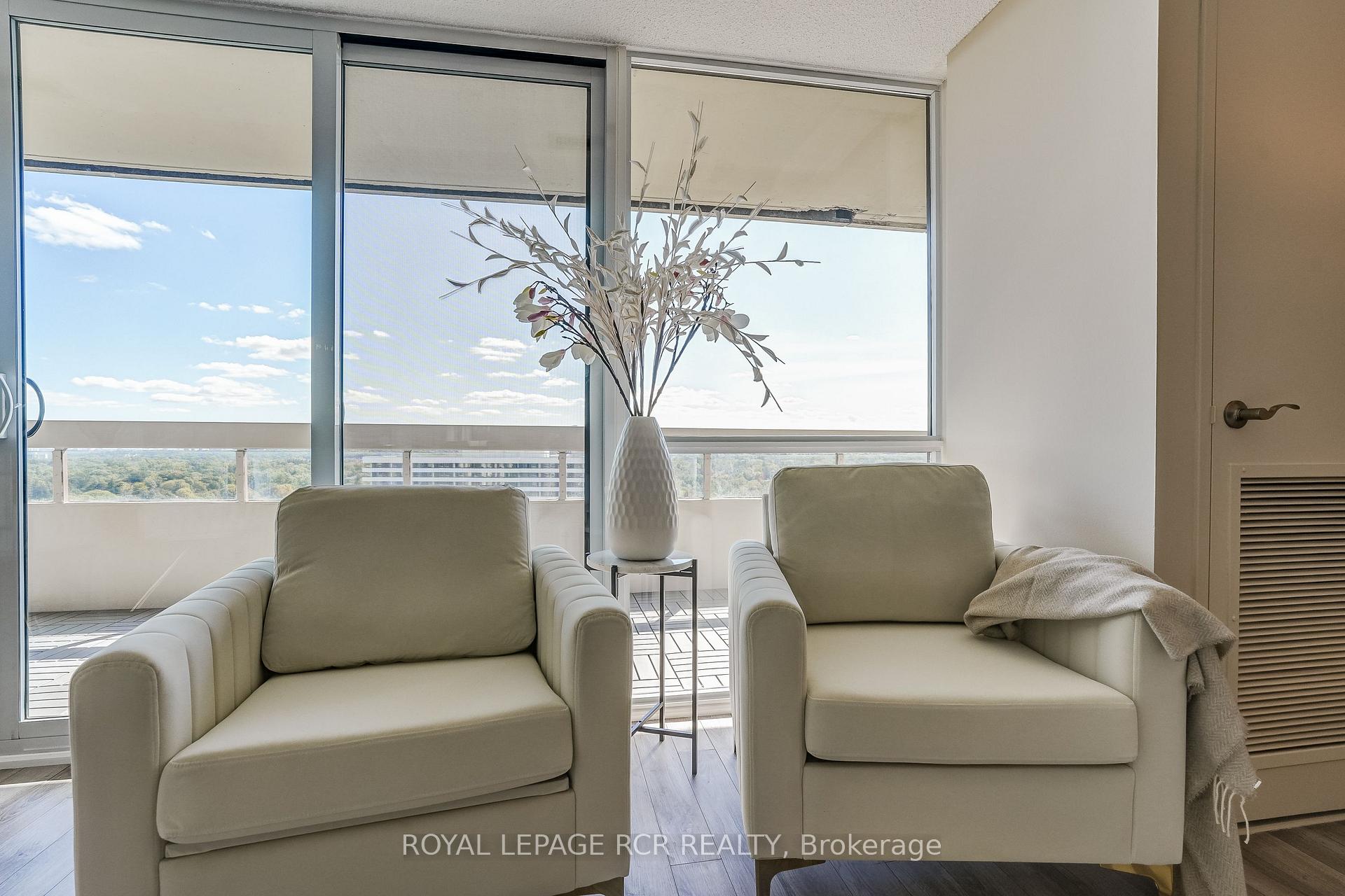 Photo 23 of Unit 1612, 8111 Yonge Street, Markham, Royal Orchard — HOMEH